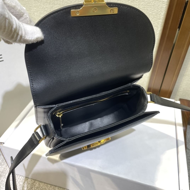 Ce1i*e triomphe bags